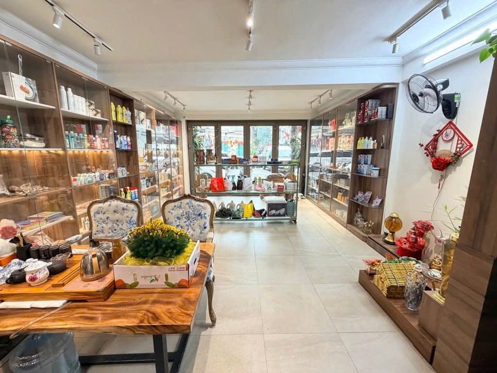 Chú Năm bán nhà mặt phố Quang Trung sầm uất gần phố Lê Trọng Tấn 100m2 chỉ 2x tỷ. 0989626116