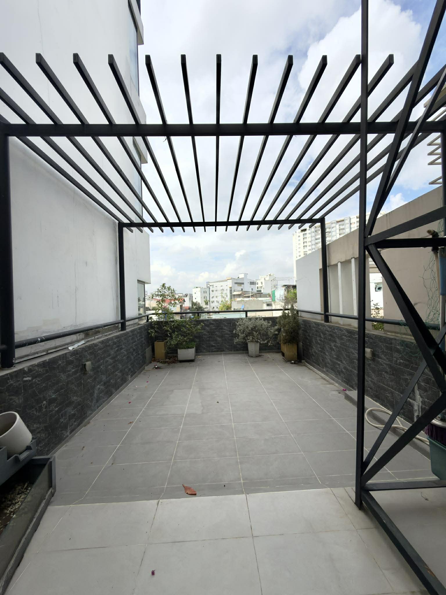 NHÀ 4 TẦNG XÔ VIẾT NGHỆ TĨNH - 65m2 HẺM OTO TRÁNH - 11.2 TỶ 23