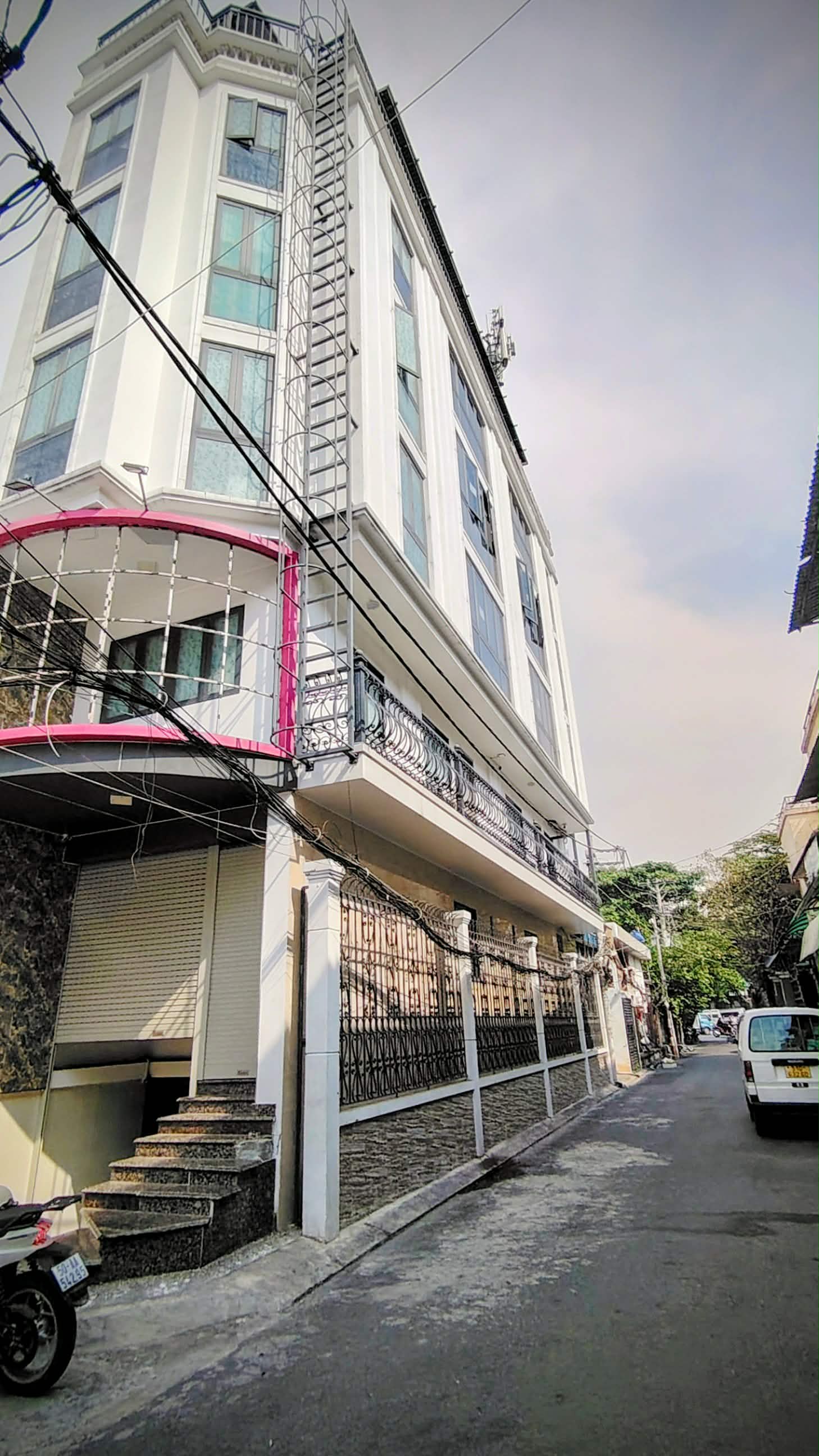 HOÀNG VĂN THỤ - 6 TẦNG GÓC 2MT - 13 CHDV ĐANG THUÊ KHOÁN 100TR/THÁNG 12