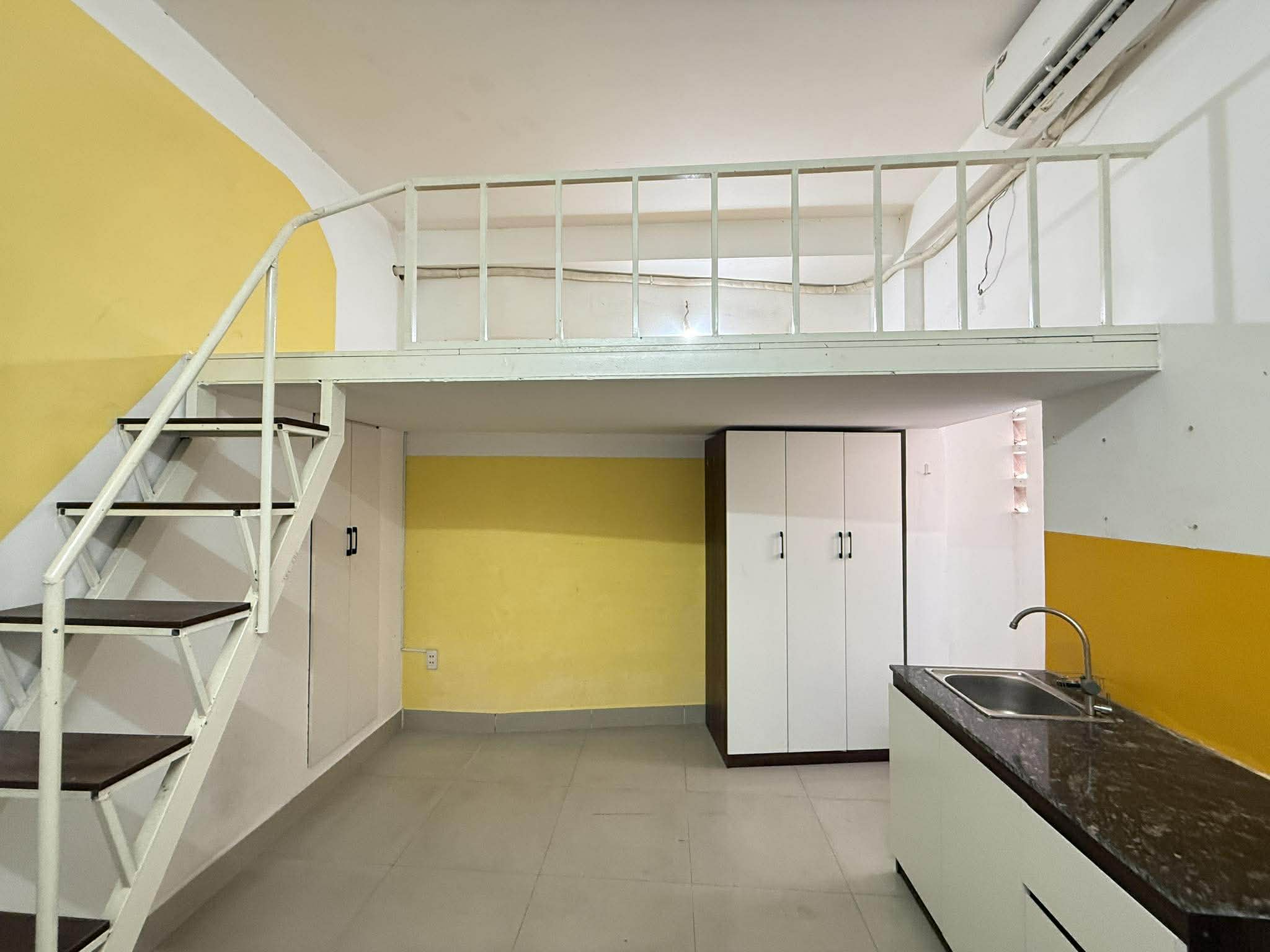 CHDV 7 TẦNG 25 PHÒNG + MẶT BẰNG - D/THU 70TR/THÁNG - SÁT BX MIỀN ĐÔNG 12