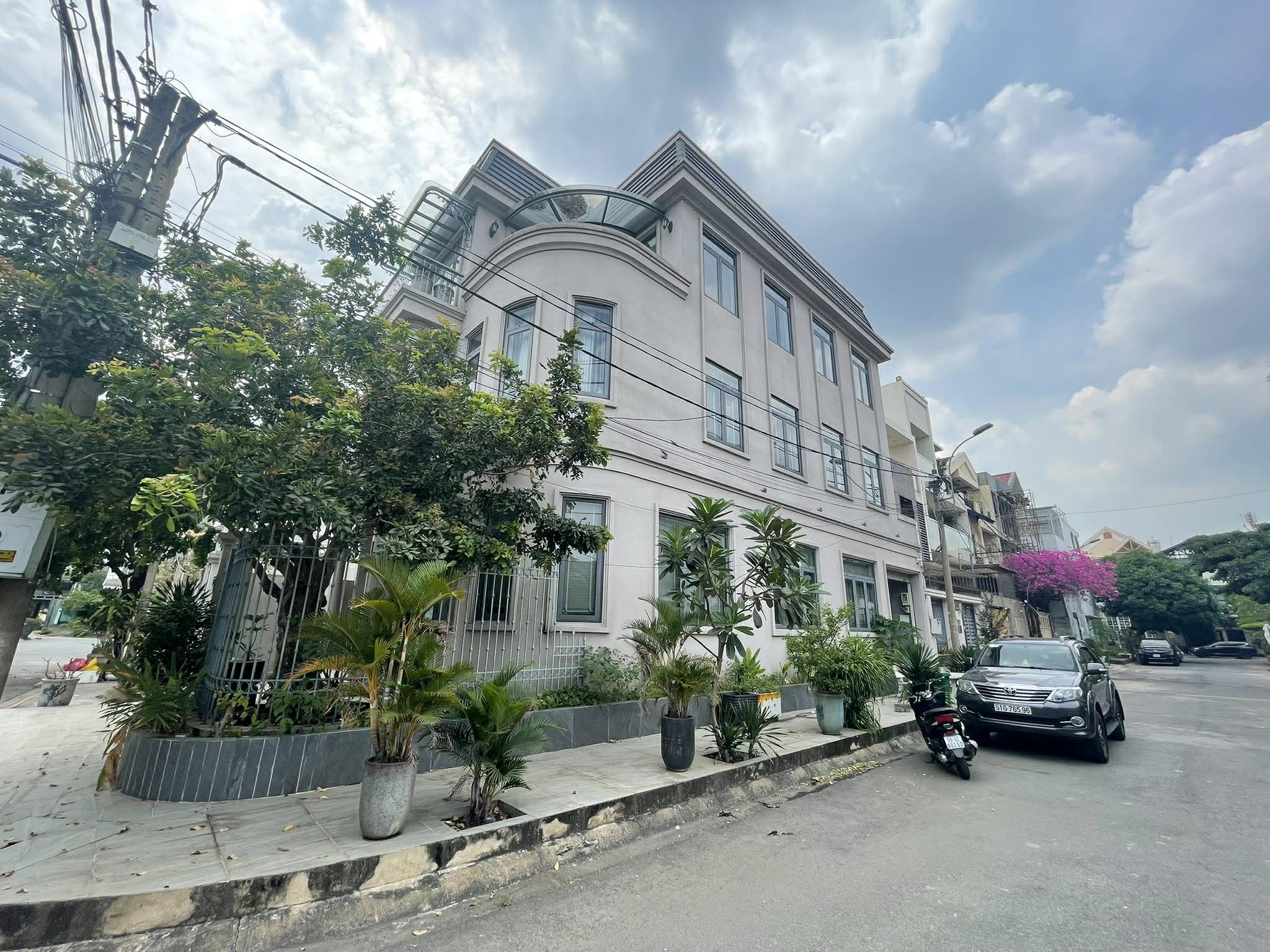 BIỆT THỰ MINI 2 MẶT TIỀN KHU GIGA MALL - FULL NỘI THẤT CAO CẤP - 28 TỶ 2