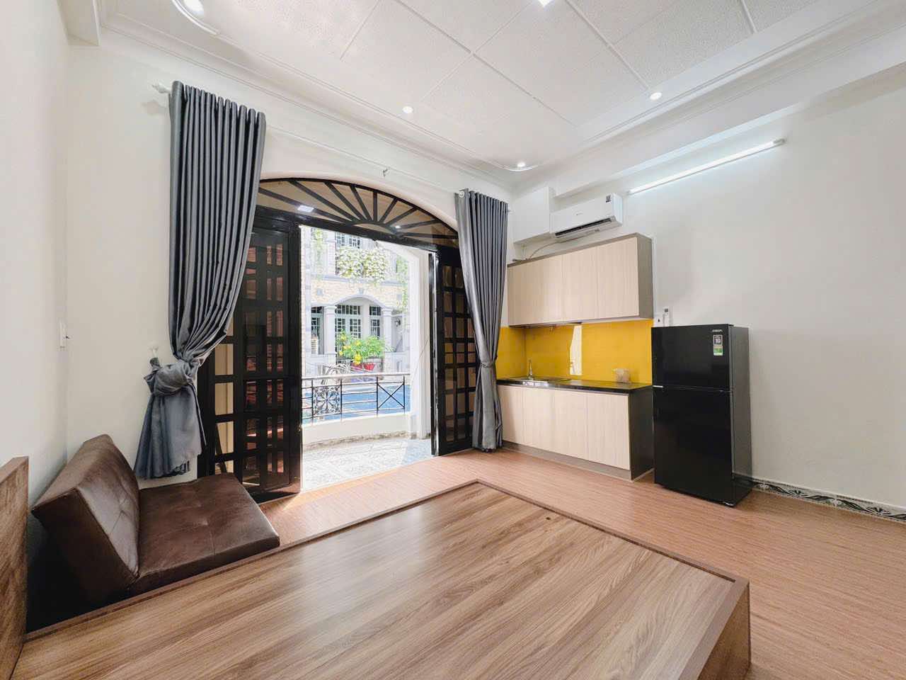 KHU VIP ẨM THỰC PHAN XÍCH LONG - CHDV 4 TẦNG 69m2 NỞ HẬU - THUÊ 50TR/THÁNG 6