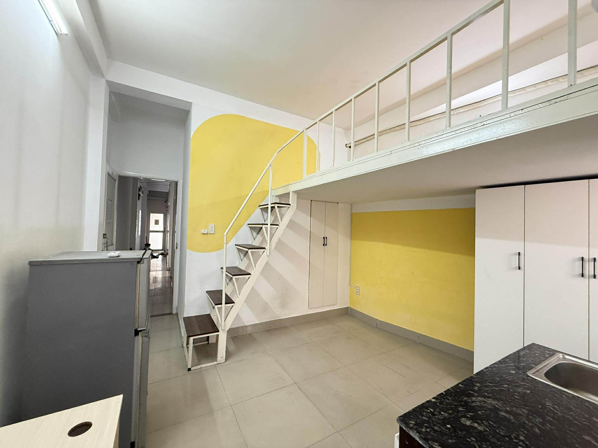 CHDV 7 TẦNG 25 PHÒNG + MẶT BẰNG - D/THU 70TR/THÁNG - SÁT BX MIỀN ĐÔNG 7