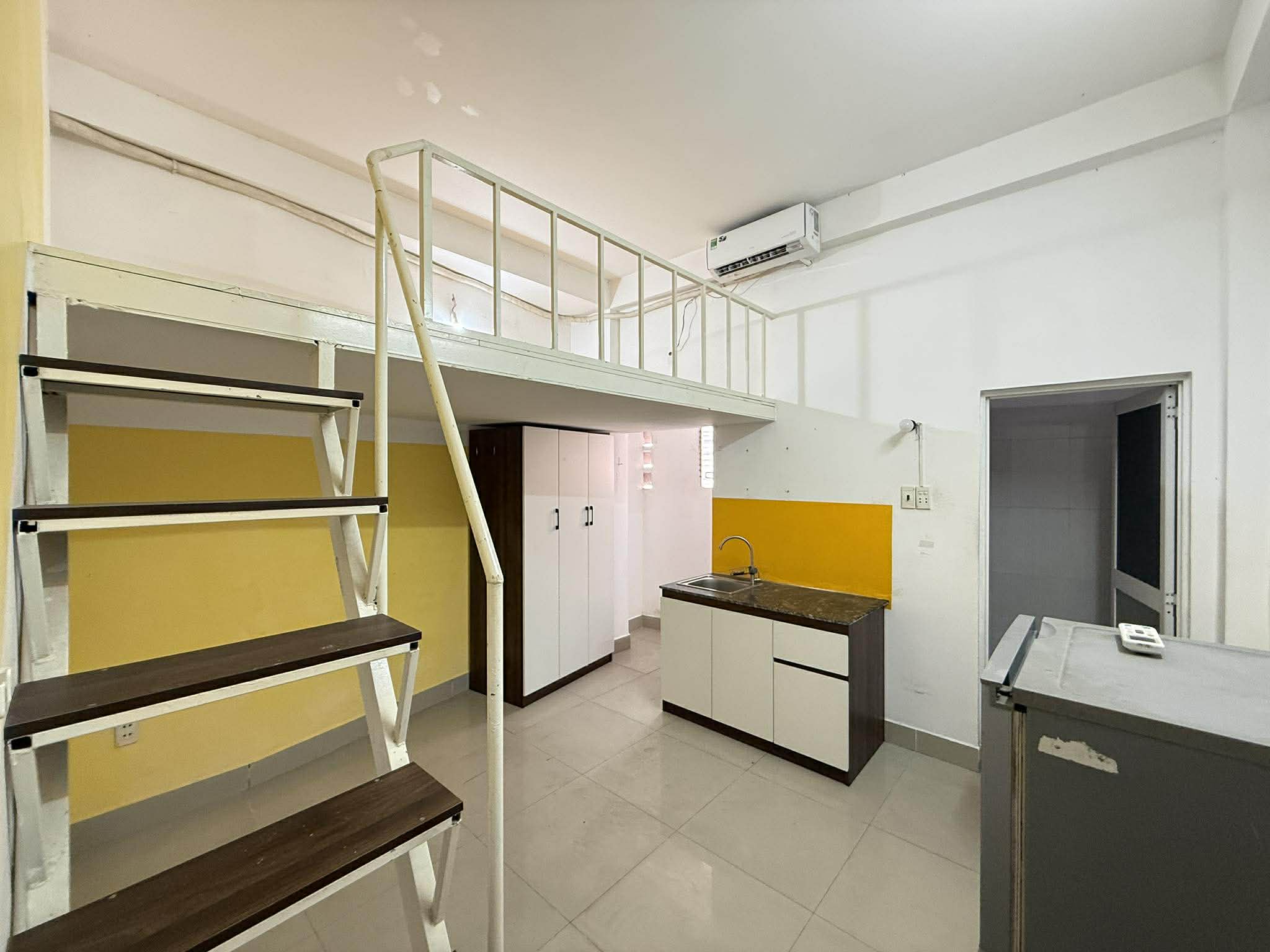 CHDV 7 TẦNG 25 PHÒNG + MẶT BẰNG - D/THU 70TR/THÁNG - SÁT BX MIỀN ĐÔNG 5