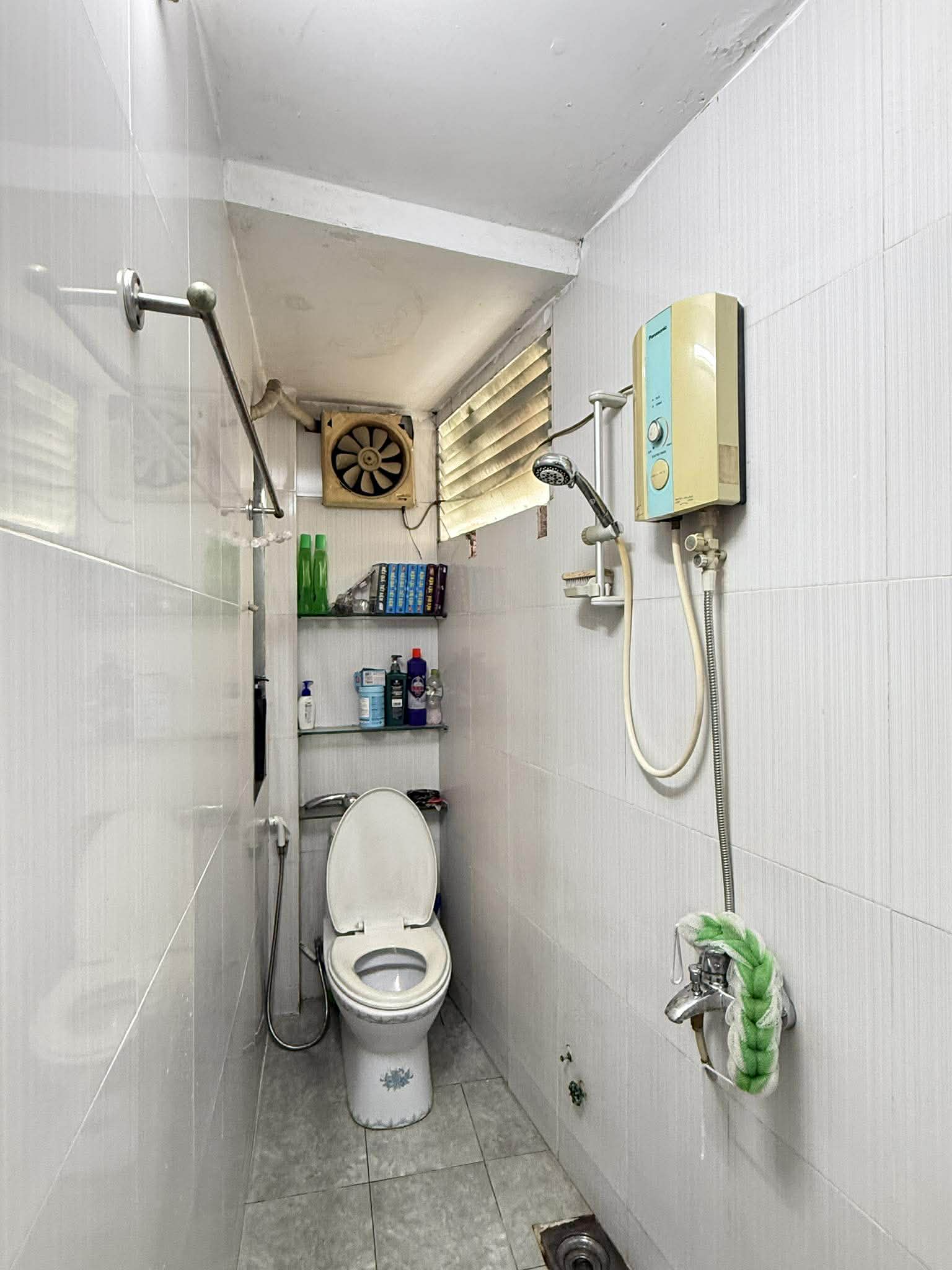 CHDV 7 TẦNG 25 PHÒNG + MẶT BẰNG - D/THU 70TR/THÁNG - SÁT BX MIỀN ĐÔNG 10