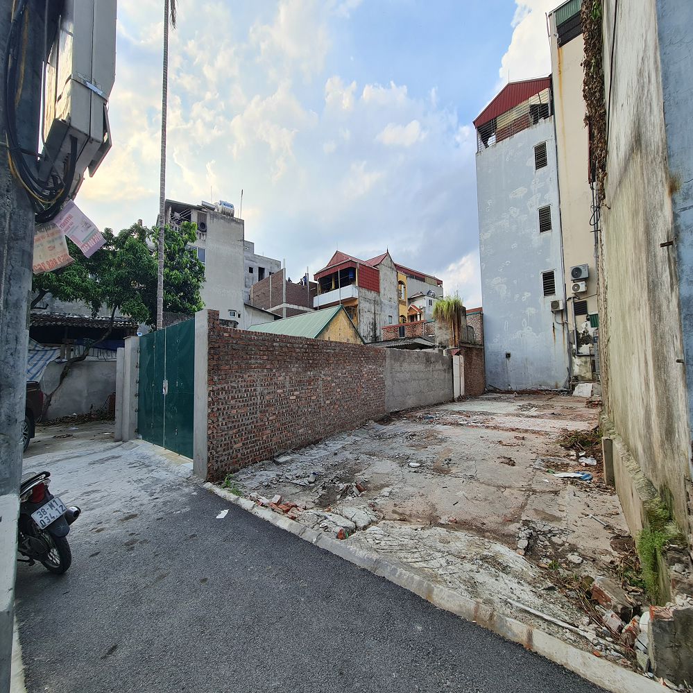 Bán đất Đặng Xá, Gia Lâm, Hà Nội. 50m2 mt 4m, ngõ rộng ô tô đậu gần. 3 tỷ x. Lh 0989894845 Tôi có l