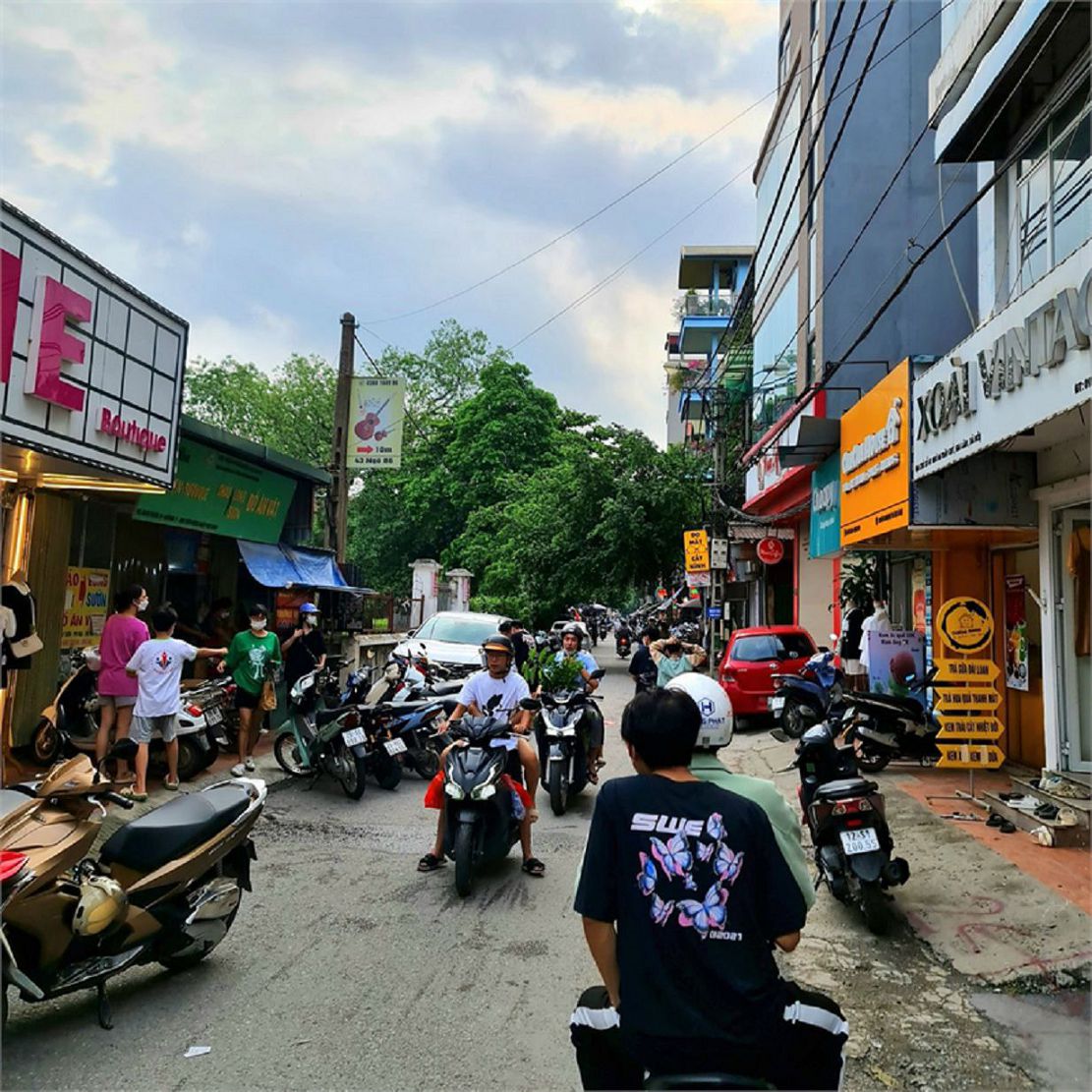 Nhà ở ngay, Kd sầm uất tại chợ sinh viên VNUA, Trâu Quỳ. 100m2 sàn hơn 9 tỷ. Lh 0989894845 2