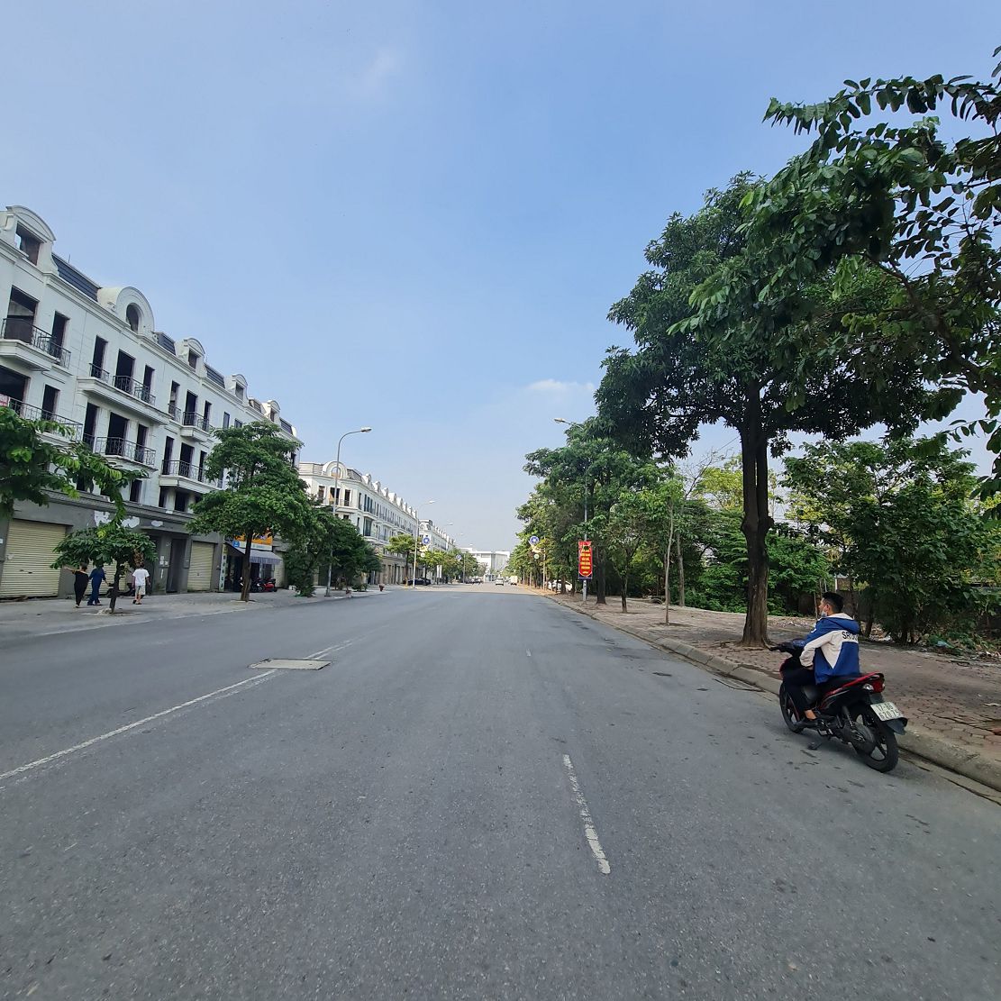 Bán nhà 5 tầng tại trung tâm Trâu Quỳ, Gia Lâm, Hà Nội. 90m2 6x15. Lh 0989894845 Cần bán GẤP căn nh 2