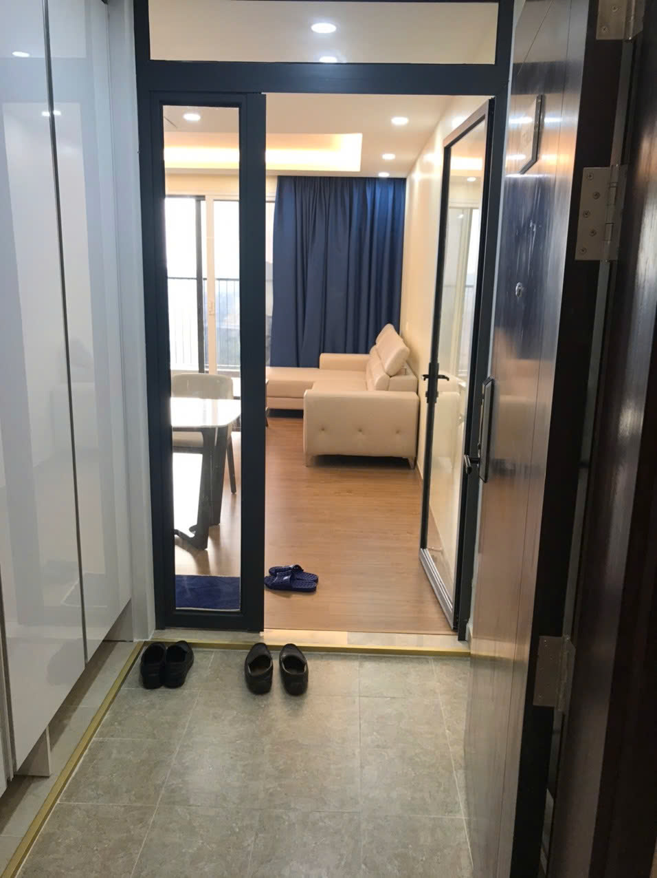 BÁN GẤP căn 3PN Vinhomes D'Capitale - FULL ĐỒ - giá 13.x tỷ 5