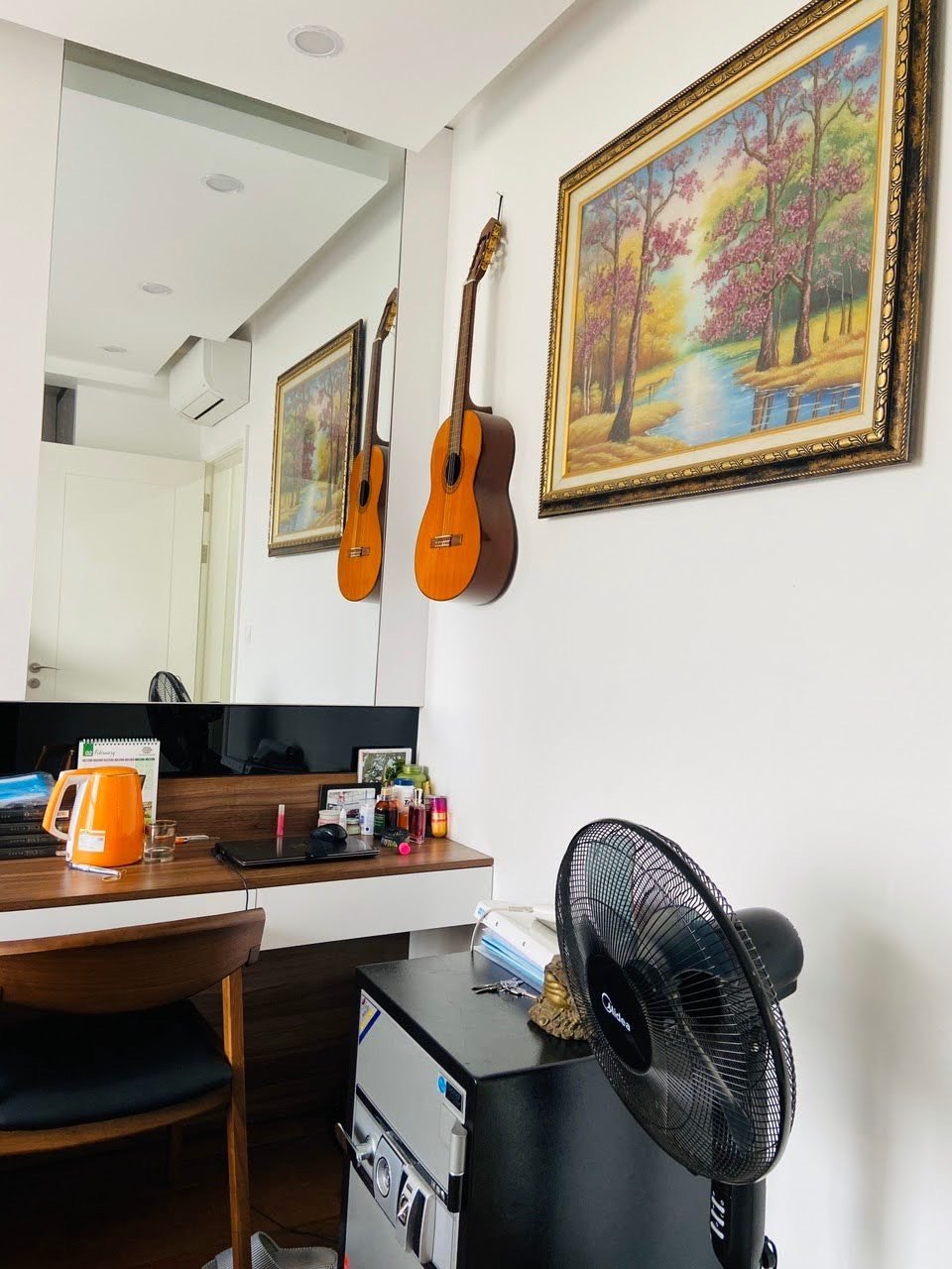 Bán căn 3PN - VIEW PHỐ Vinhomes D'Capitale, full đồ giá 13.x tỷ 6