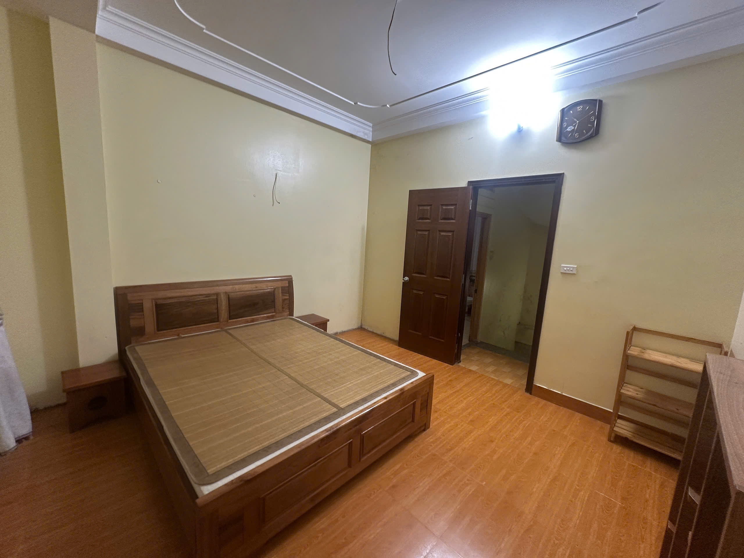 Cho thuê nhà ngõ 10 Láng Hạ, Đống Đa, Hà Nội 30m x 5 tầng, 3NKK giá 13 triệu