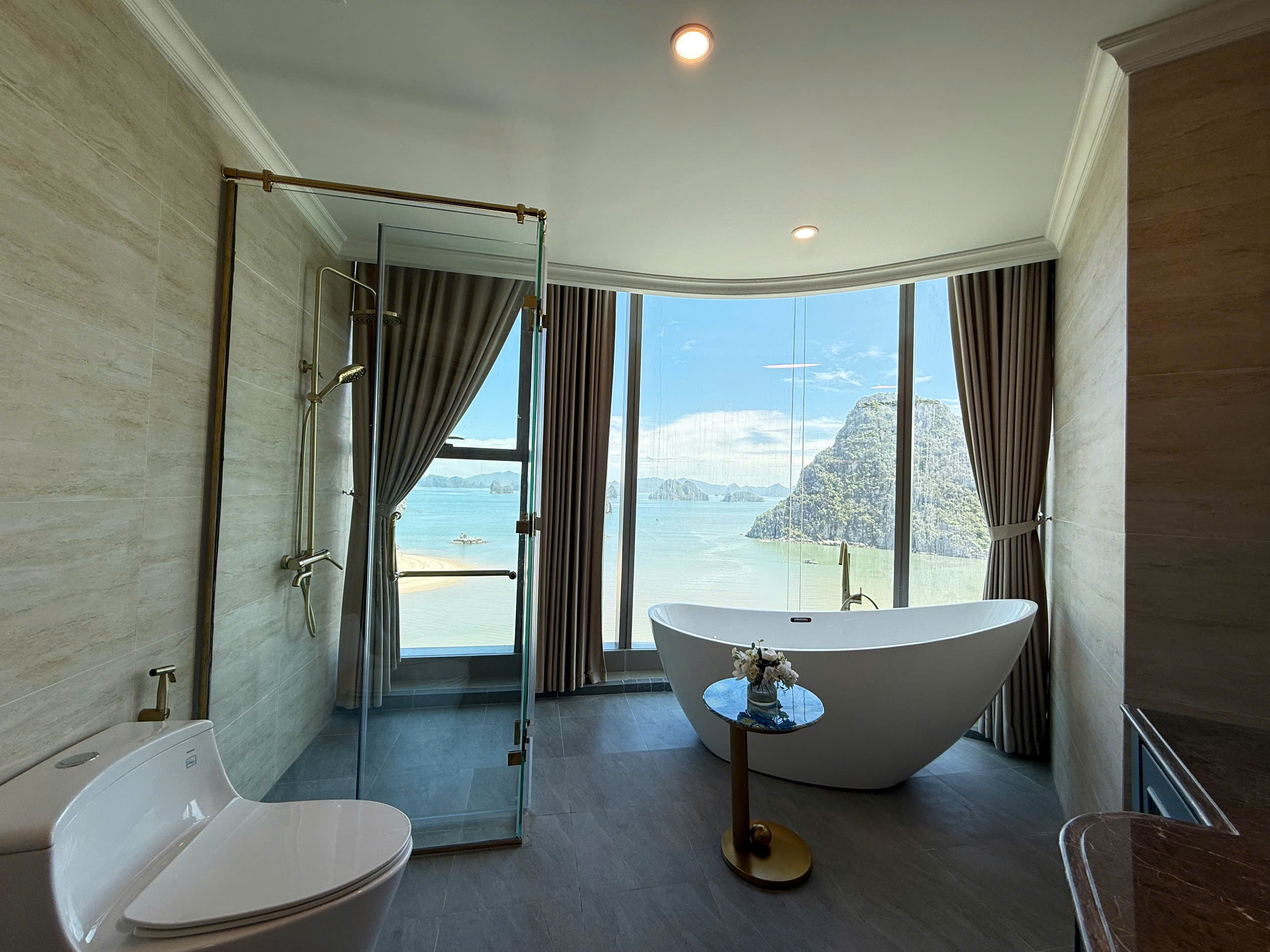 Sở hữu căn hộ view vịnh di sản chỉ từ 2tỷ. Nhận nhà khai thác dòng tiền cho thuê ngay 5