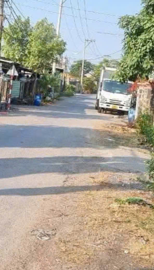 CHỦ GỬI BÁN GẤP XƯỞNG – FULL THỔ CƯ – BÌNH MỸ - 1.000m² – XÂY KÍN – XE 10 TẤN RA VÀO 3