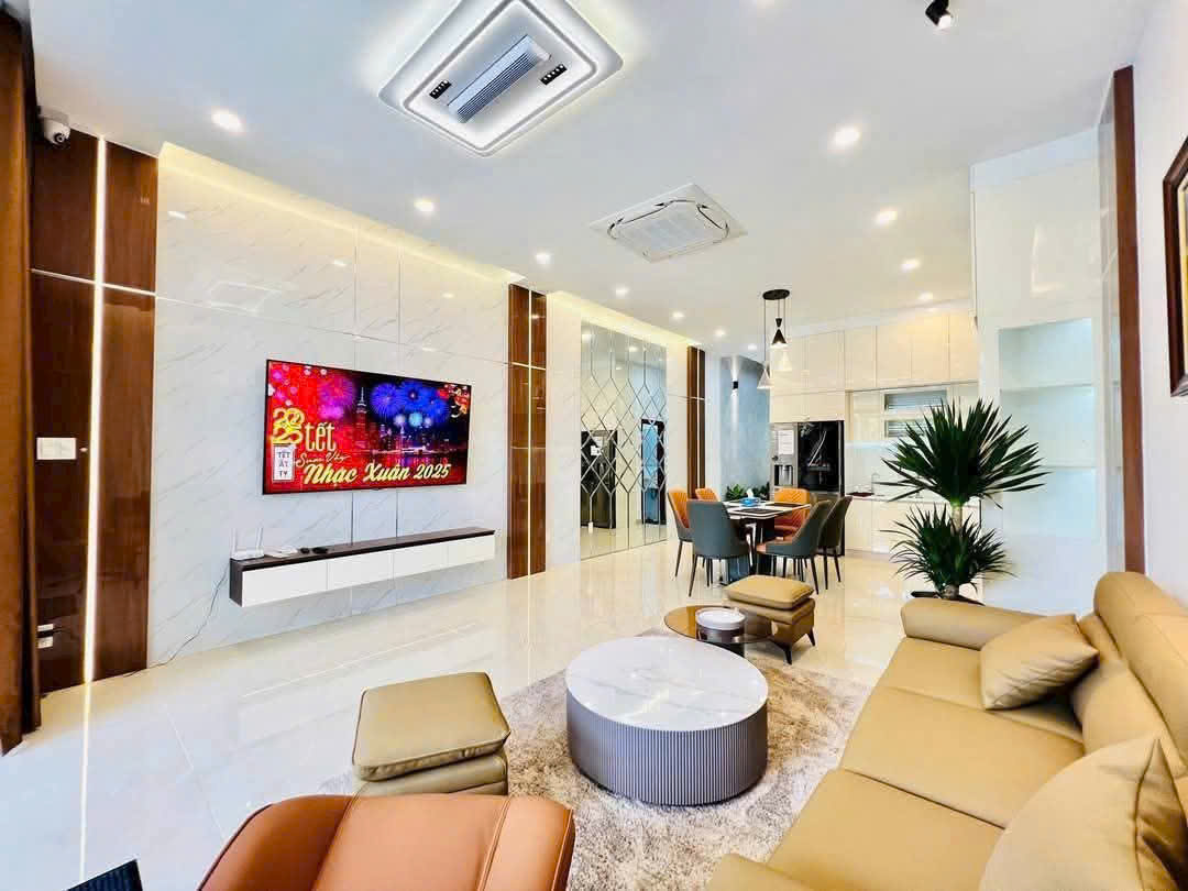 GIẢM SÂU 600 TRIỆU – SIÊU PHẨM THANG MÁY MẶT TIỀN HIỆP THÀNH 18 – Q12 4