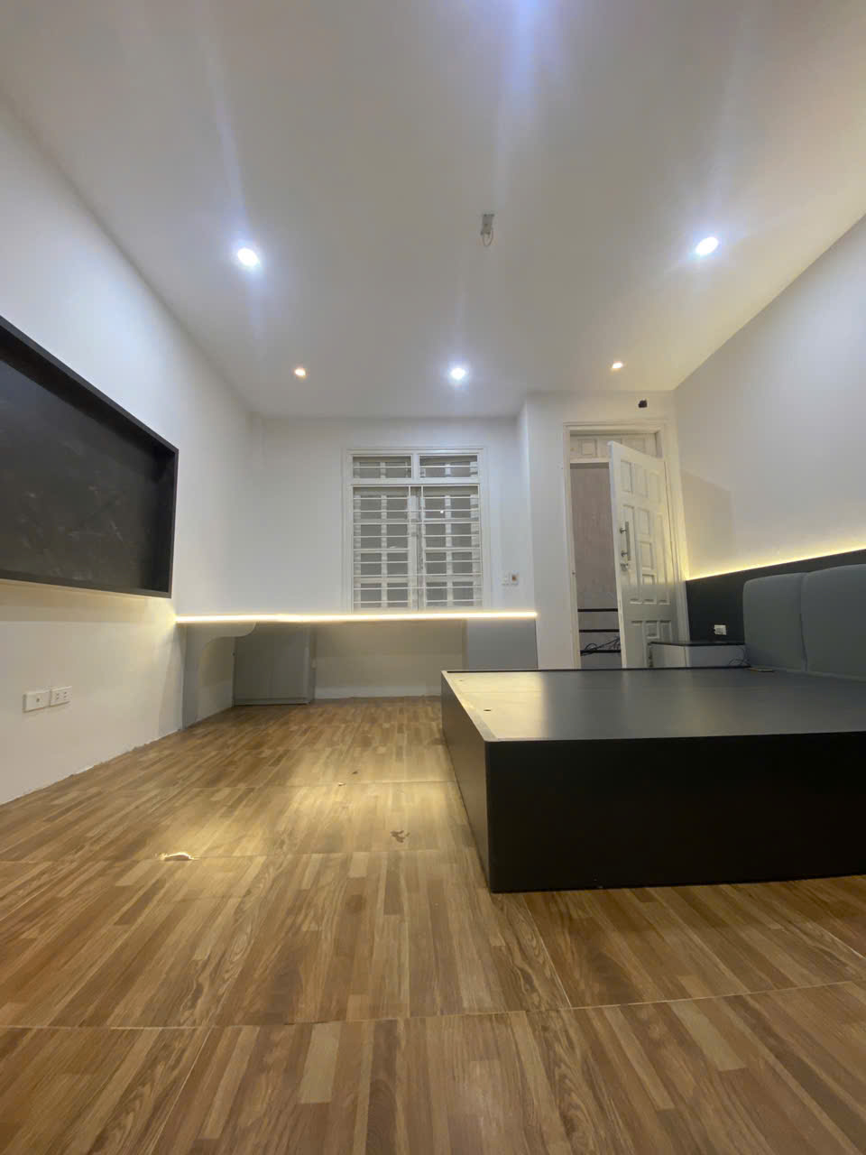 NHÀ ĐẸP HIẾM NGỌC THỤY – LONG BIÊN - Ô TÔ QUA CỔNG – FULL NỘI THẤT – KHU VIP DÂN TRÍ CAO - GIÁ 4