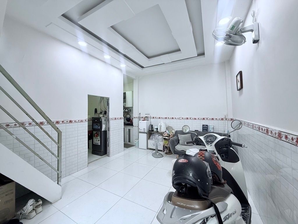 SIÊU HIẾM- BÁN NHANH NHÀ Đ.ĐOÀN VĂN BƠ- CHỈ 2.85T VỚI DT: 24.5M2- SỔ NỞ HẬU-KHÔNG QUY HOẠCH- 5