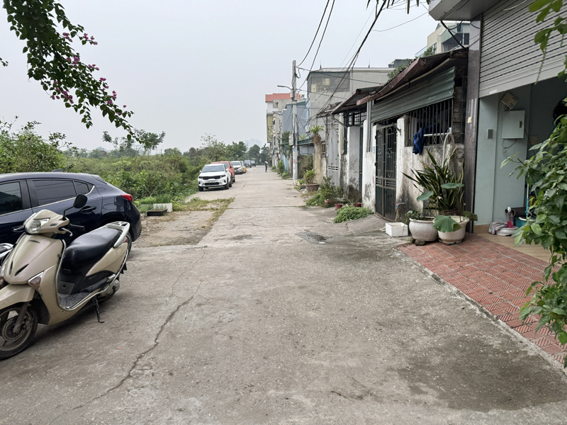 Chính chủ bán đất tặng nhà C4 khu Viện Rau B - Gia Lâm: 60M2 khổ vuông đẹp, sau nhà có khe thoáng