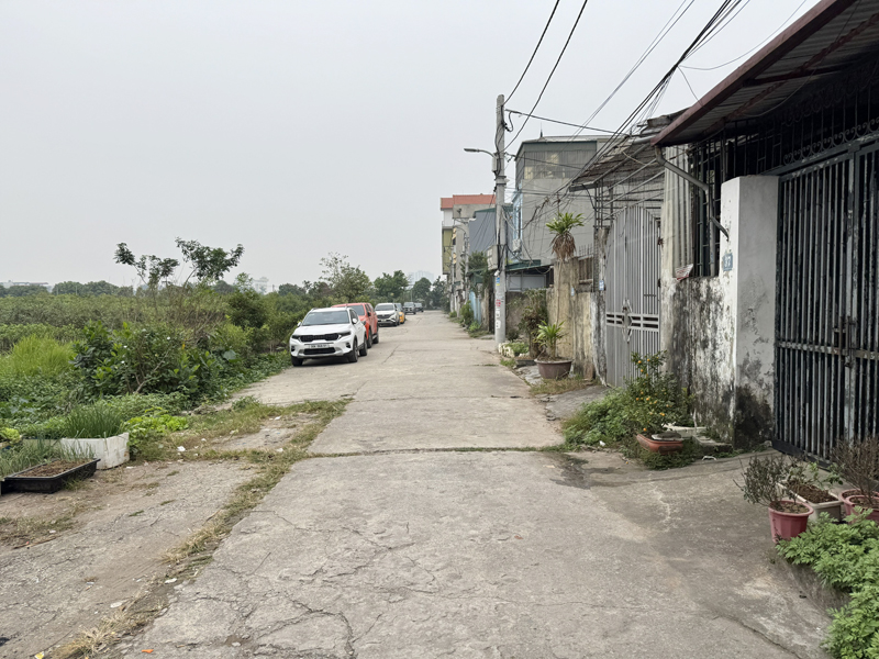 Chính chủ bán đất tặng nhà C4 khu Viện Rau B - Gia Lâm: 60M2 khổ vuông đẹp, sau nhà có khe thoáng 2