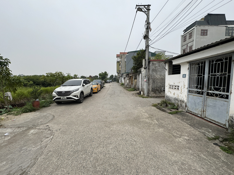 Chính chủ bán đất tặng nhà C4 khu Viện Rau B - Gia Lâm: 60M2 khổ vuông đẹp, sau nhà có khe thoáng 5