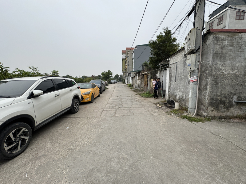 Chính chủ bán đất tặng nhà C4 khu Viện Rau B - Gia Lâm: 60M2 khổ vuông đẹp, sau nhà có khe thoáng 6