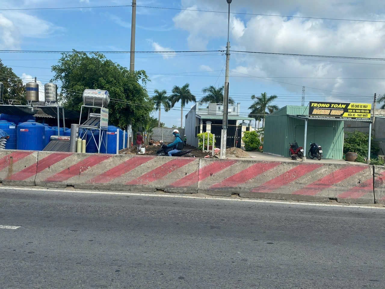 Bán đất mặt tiền quốc lộ 1A, xã Nhị Thành, Thủ Thừa dt 285,6m2 full thổ giá 4,5 tỷ 2