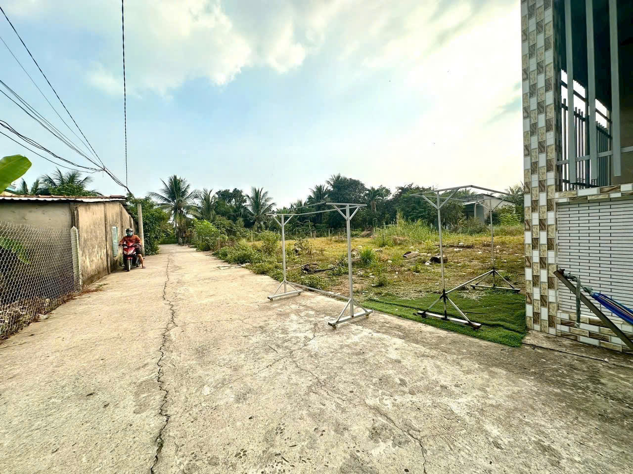 Bán đất thổ cư đường beton xe oto Long Định , Cần Đước dt 116,5m2 giá giảm còn 800 triệu