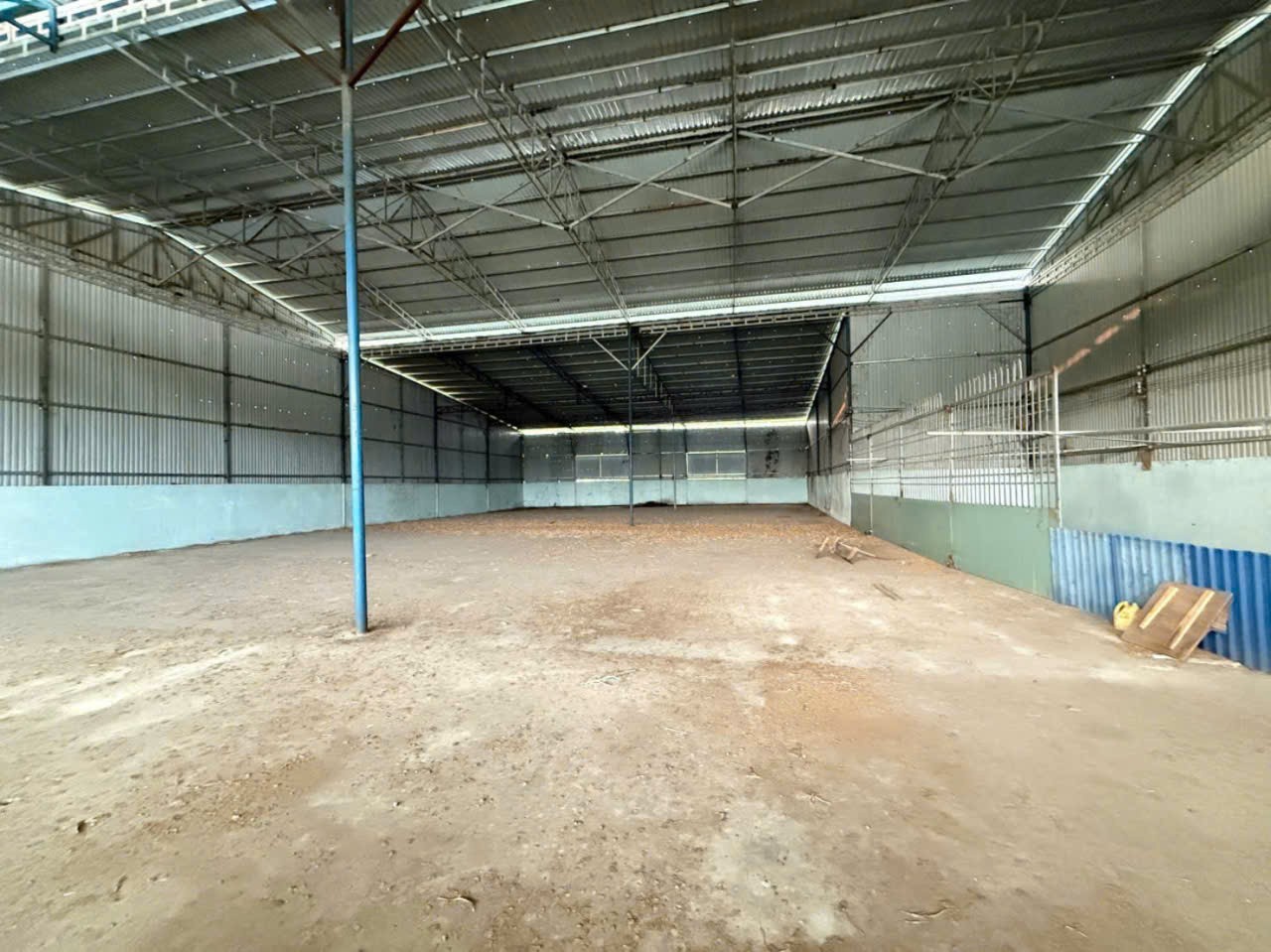 Bán nhà kho xã Phước Vân , Cần Đước dt 1259m2 ( 300m2 thổ) giá 5,2 tỷ 2