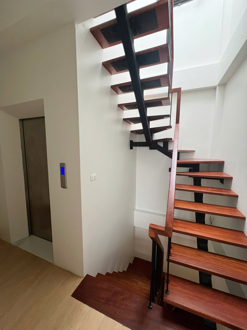 Hàng Hiếm! Chỉ 1 Căn Duy Nhất Mặt Hồ Ngọc Lâm: 48,2m2 xây 52,5m2, 8 tầng thang máy, full nội thất 3