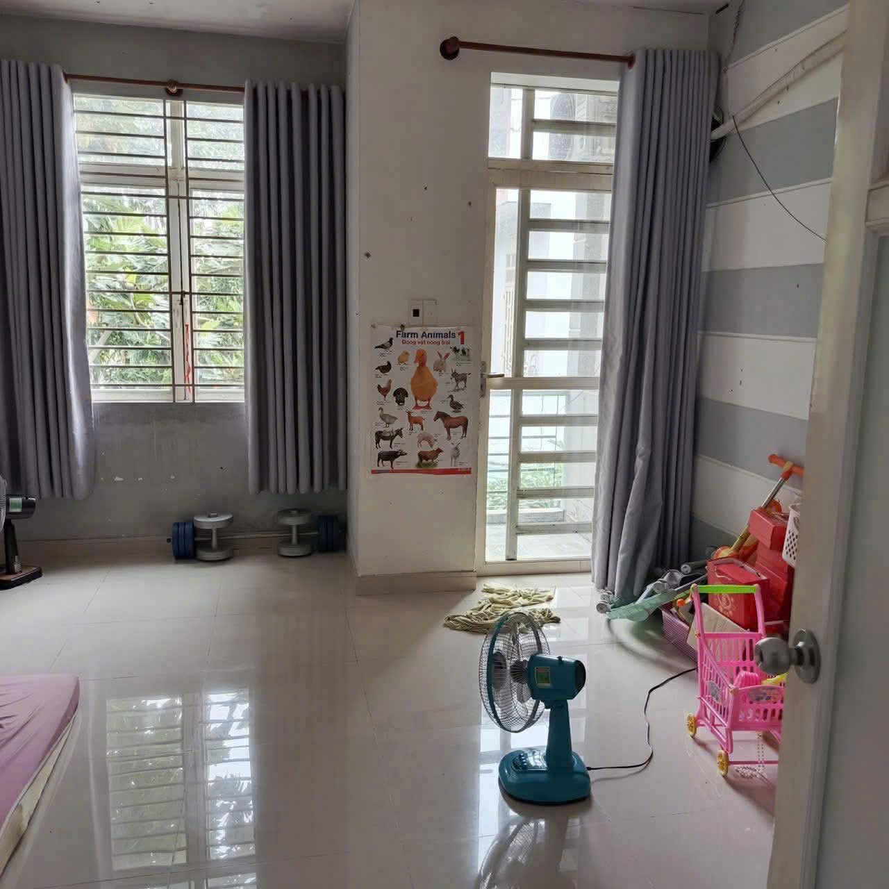 BÁN NHÀ 2 TẦNG – HẺM XE HƠI – ĐỐI DIỆN VẠN PHÚC CITY-5TỶ7 TL 3