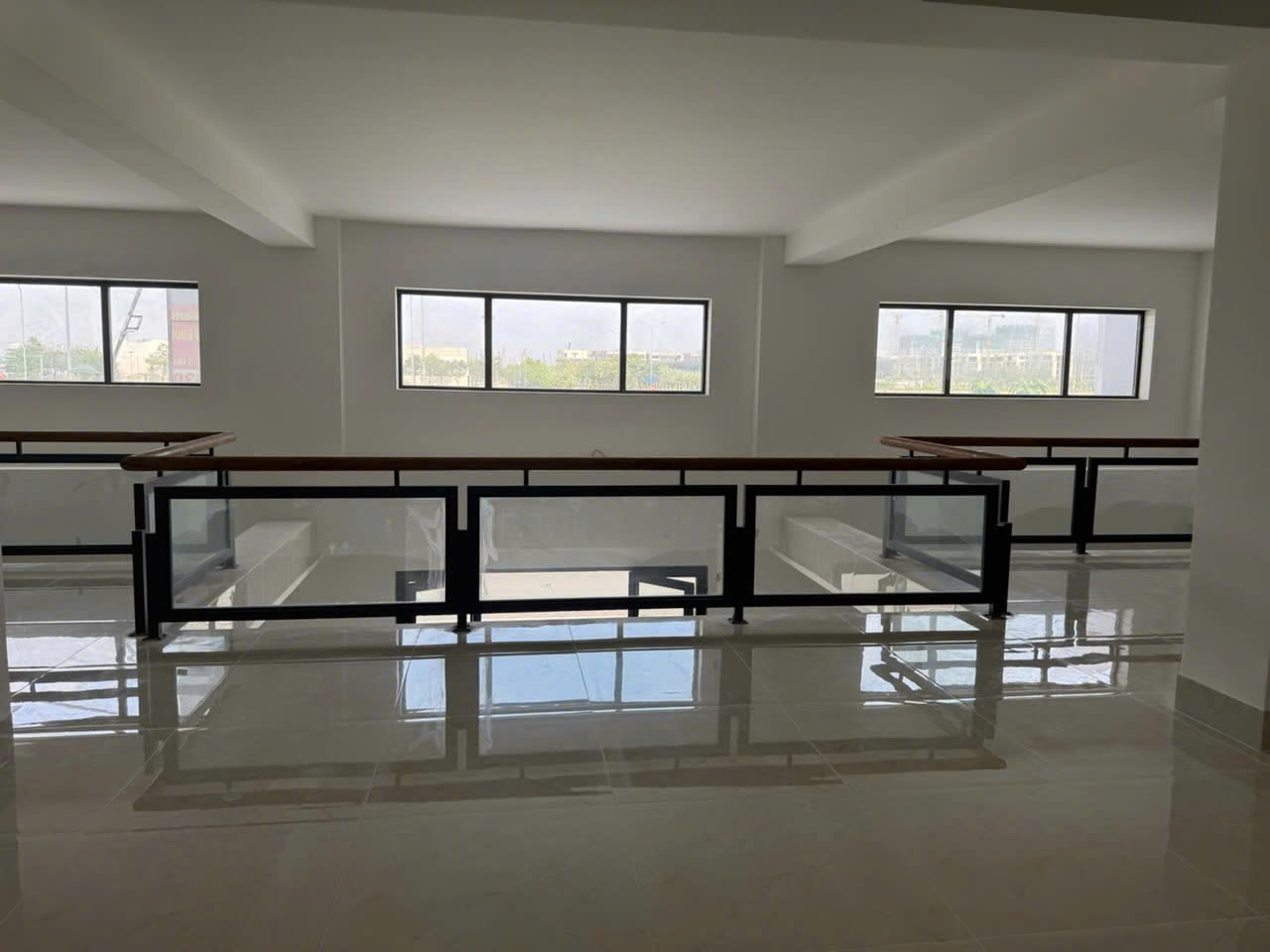 Cho thuê Biệt thự Quận 2, Hồ Chí Minh, Diện tích 300m², Giá 210 Triệu/tháng