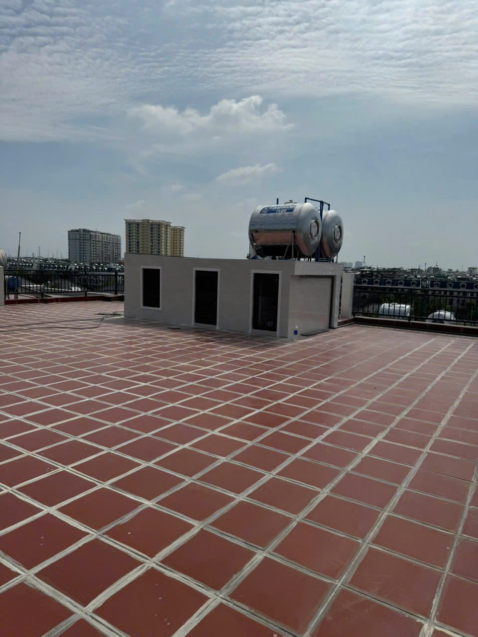 Cho thuê Biệt thự Quận 2, Hồ Chí Minh, Diện tích 300m², Giá 210 Triệu/tháng 2