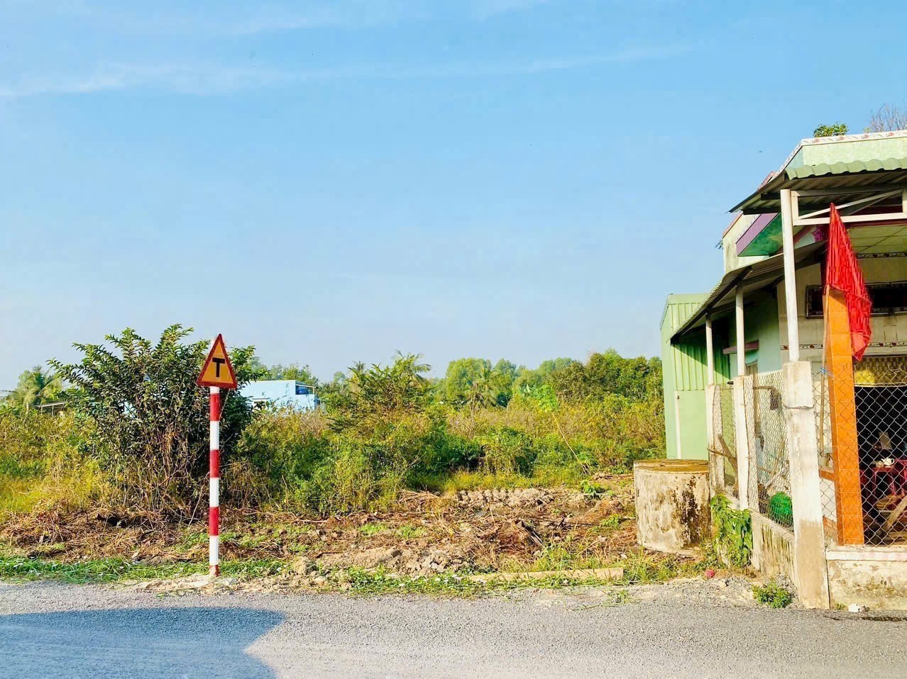 Bán đất thổ cư mt đường Nguyễn Văn Mỹ , xã Bình Tịnh , Tân Trụ dt 140m2 giá 750 triệu 2