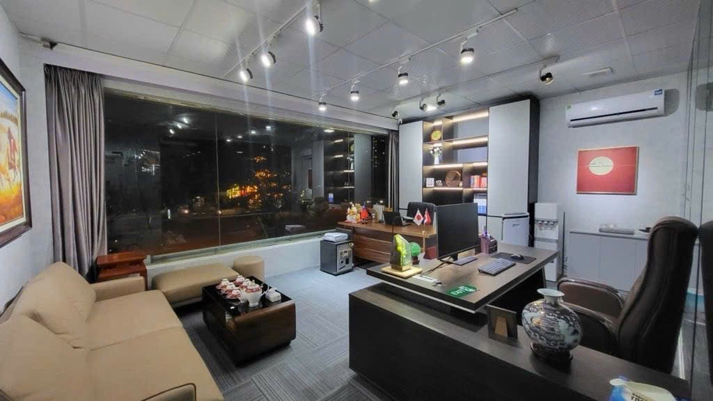 SỐNG NHƯ NGHỈ DƯỠNG –  BÁN BIỆT THỰ HỒ LINH ĐÀM 200M2 – GIÓ HỒ LỘNG GIÓ CHỈ 49 TỶ 2