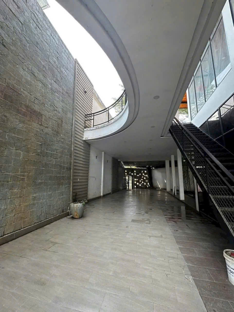 Cho thuê Nhà mặt tiền Phường Thạnh Mỹ Lợi, Quận 2, Diện tích 380m², Giá Thương lượng