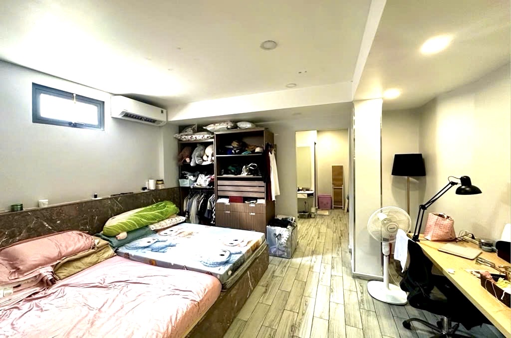 BÁN NHÀ Q4 SIÊU ĐẸP- VỚI 72M2- NGANG LỚN 4.9M CHÀO CHỈ 9ĐỒNG NHỈNH- LƯU THÔNG QUA Q8- Q1 - GẦN 5