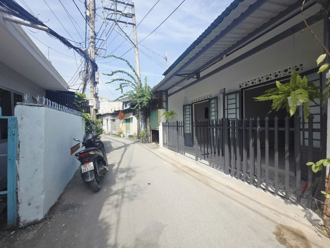 NHÀ 1 TRỆT 1 LẦU SHR HẺM XE HƠI HIỆP BÌNH CHÁNH GẦN PHẠM VĂN ĐỒNG 2