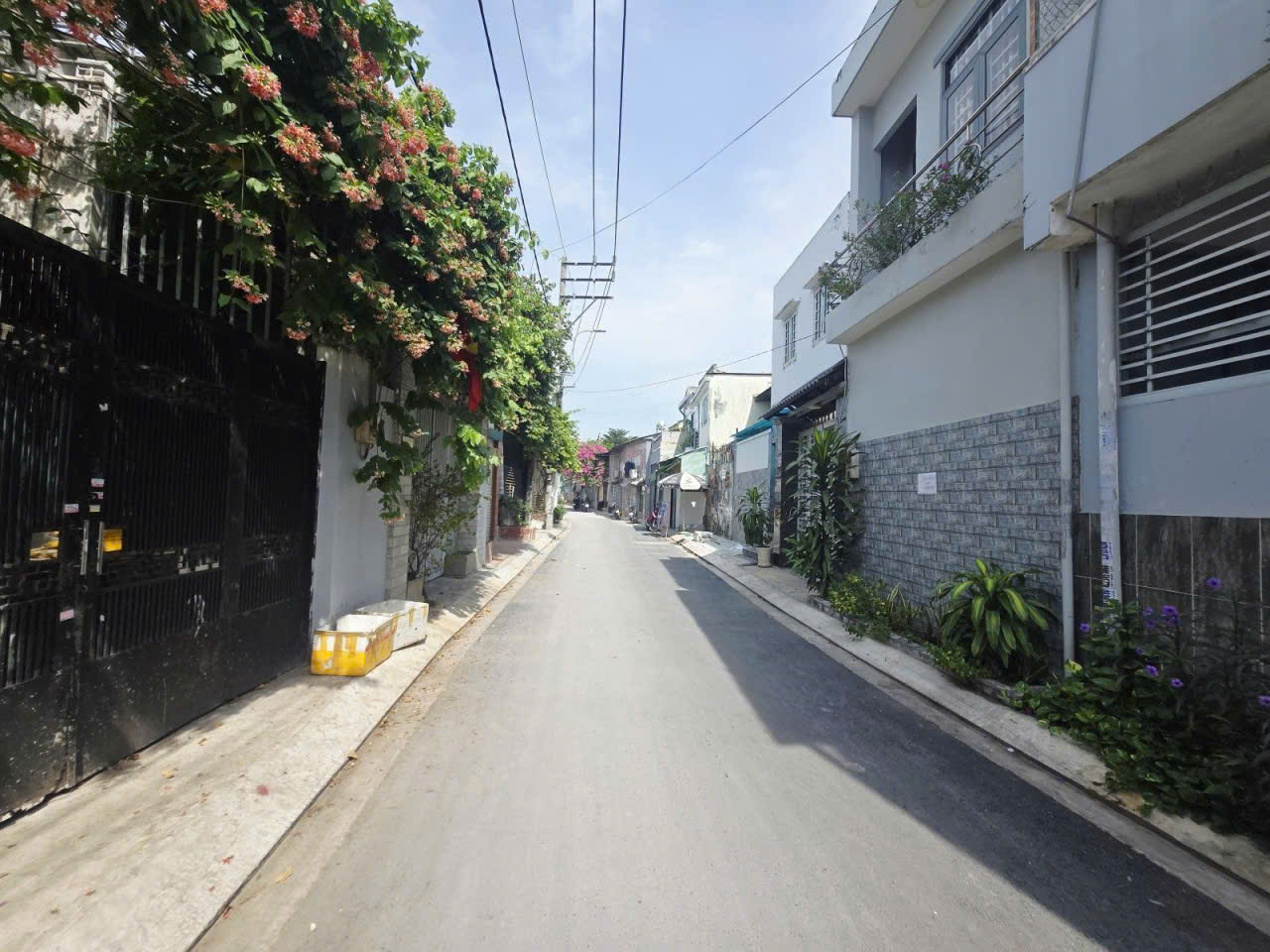 NHÀ 1 TRỆT 1 LẦU SHR HẺM XE HƠI HIỆP BÌNH CHÁNH GẦN PHẠM VĂN ĐỒNG 3