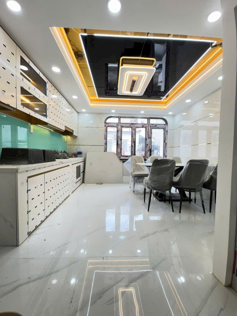 Bán nhà 3 lầu hẻm đường số 19 , Bình Hưng Hòa , Bình tân dt 56m2 3 lầu 5pn , 6wc giá 7,8 tỷ 3