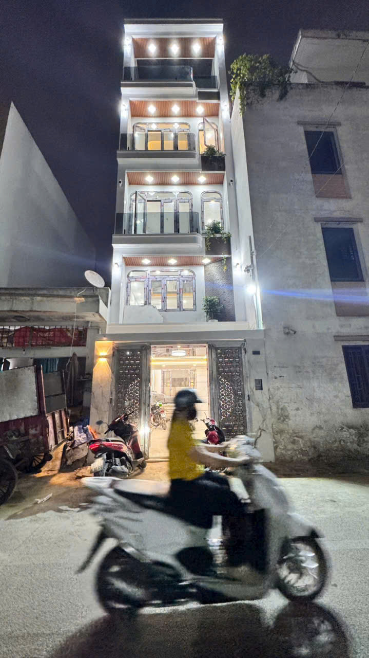 Bán nhà hẻm đường số 11, Bình Hưng Hòa dt 60m2 , 3 lầu , 5pn , 6wc giá 7,9 tỷ 3