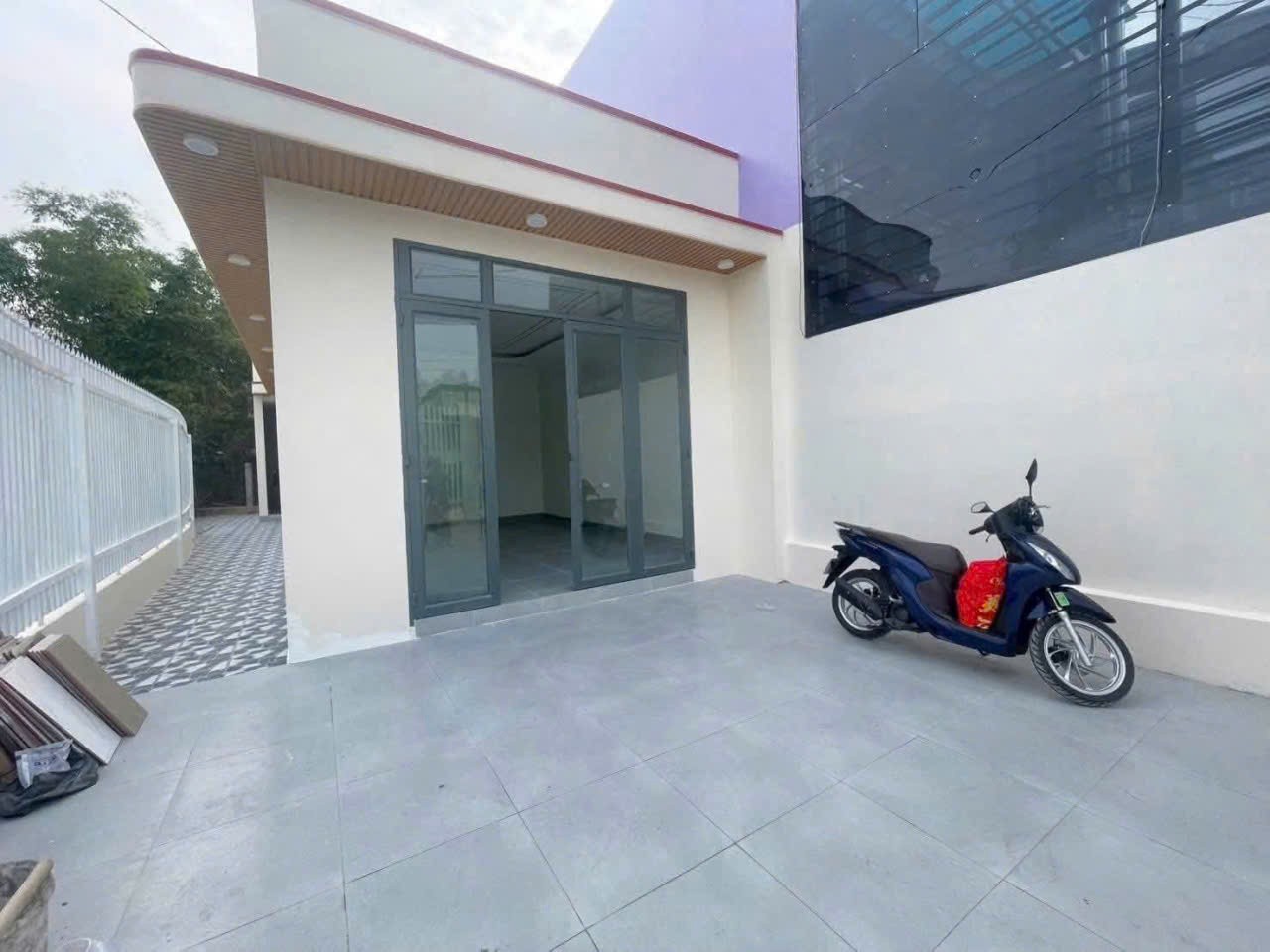 Bán nhà mặt tiền đường Tư Kép ,xã Phước Lợi dt 169m2 thổ cư , 2pn ,2wc giá 1,8 tỷ 2