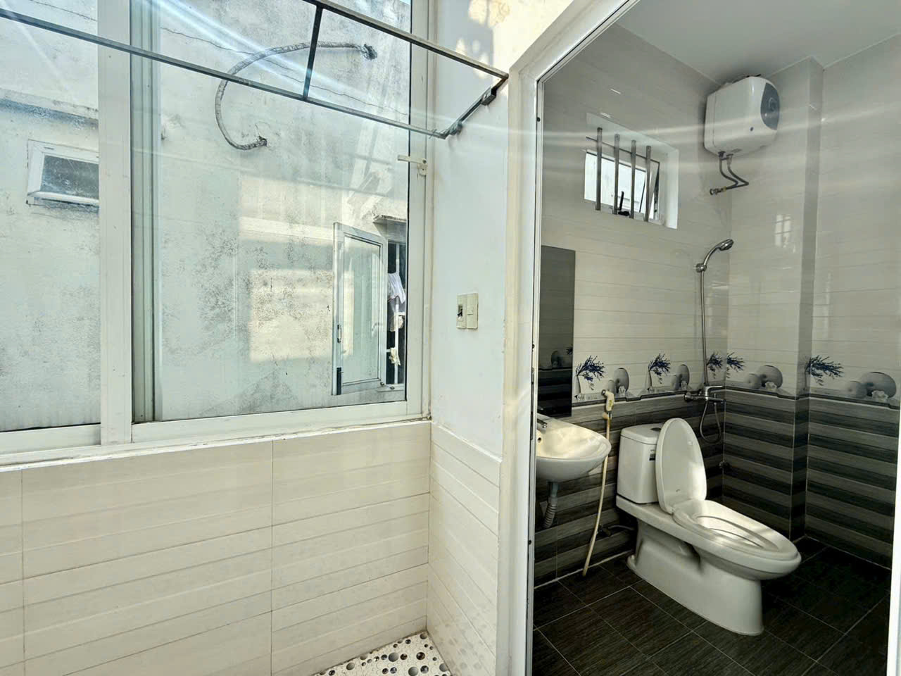 MẶT PHỐ KINH DOANHLÊ ĐẠI HÀNH Gần ÔNG ÍCH ĐƯỜNG 100m2 - Giá Bán Nhỉnh 9 Tỷ - Sầm Uất, Vừa Ở 5