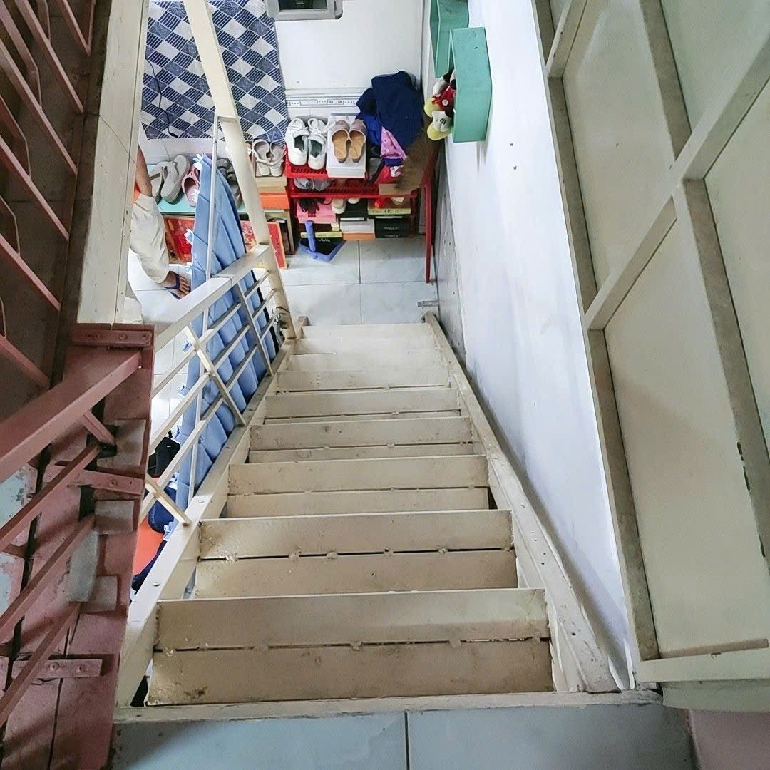 Bán nhà 1 trệt 1 lầu, SHR hoàn công đủ, ban công rộng, giá 1.9 tỷ