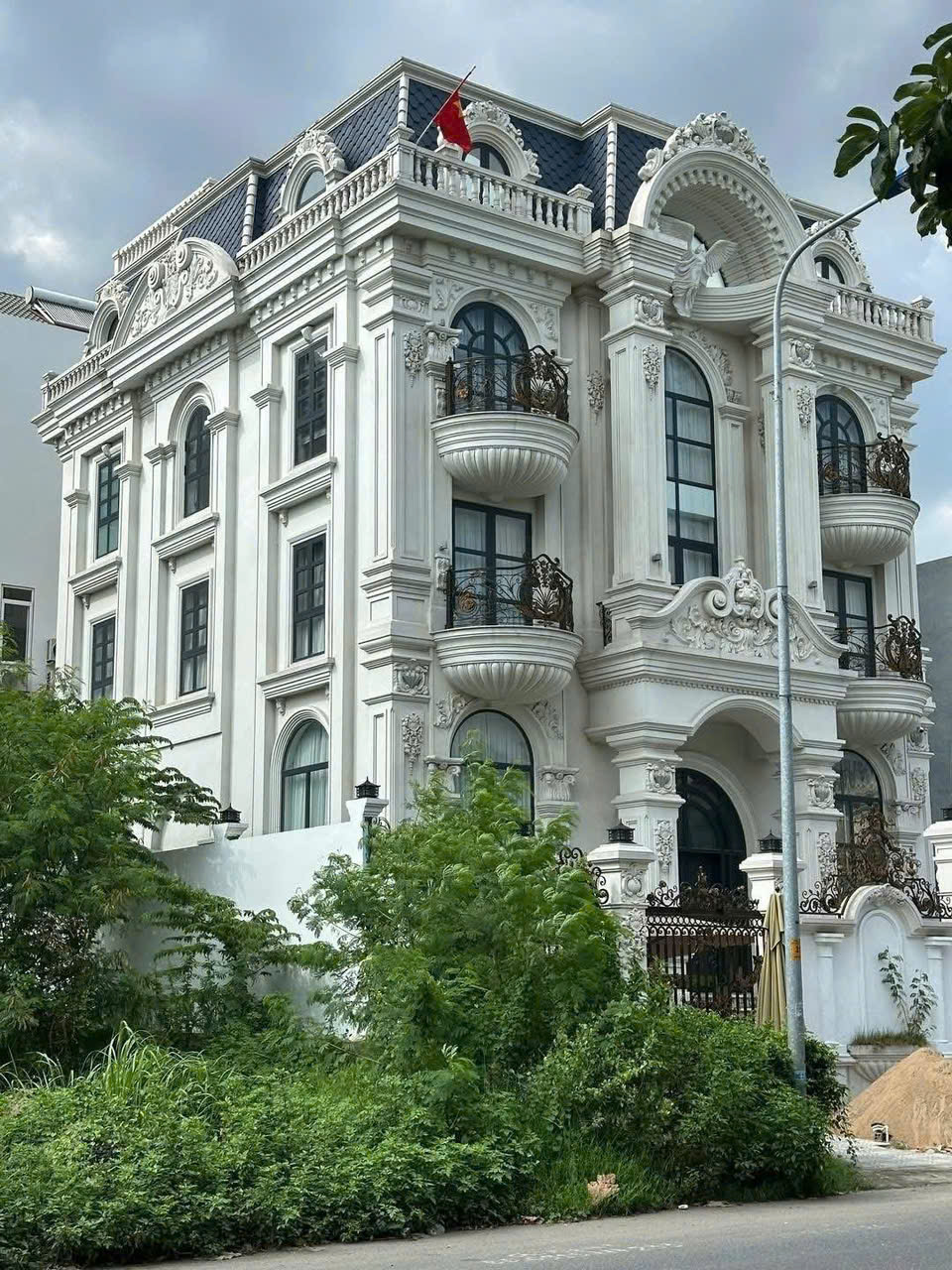 Cho thuê Biệt thự Phường  Thạnh Mỹ Lợi, Quận 2, Diện tích 300m², Giá Thương lượng 2