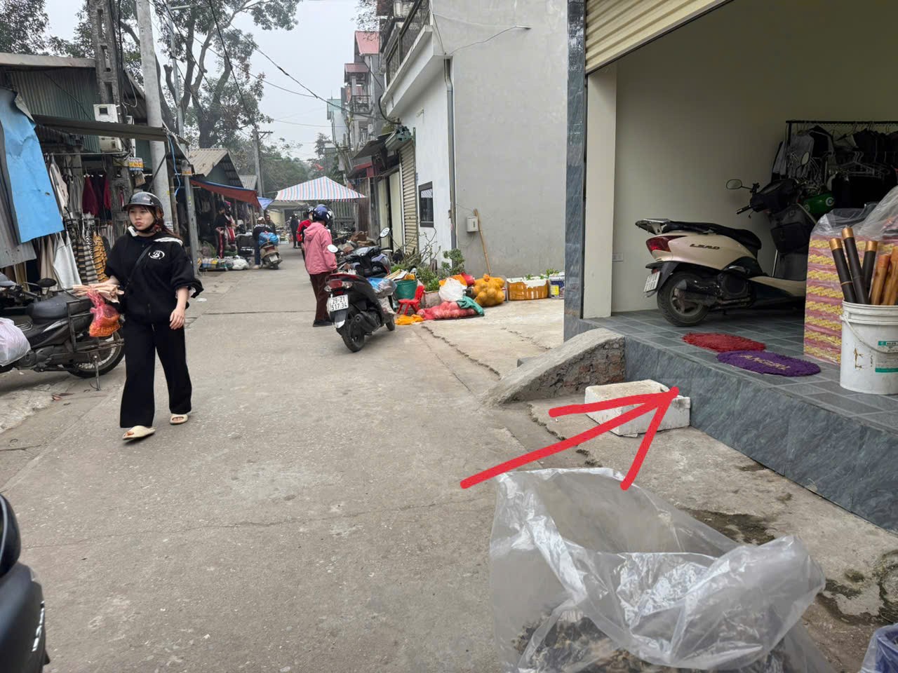 Bán Nhà Mặt Tiền Kinh Doanh Giữa Chợ Chi Đông, Mê Linh - 67m2 - Giá Chỉ 6.75 Tỷ 2