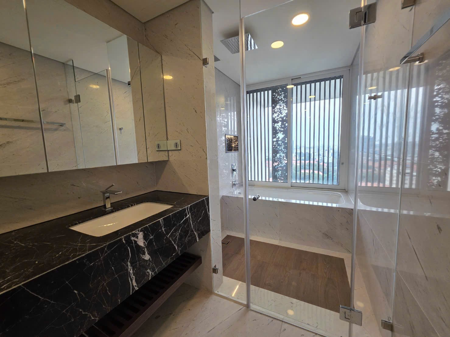 Cho thuê Căn hộ chung cư Quận 3, Hồ Chí Minh, Diện tích 255m², Giá 110 Triệu/tháng