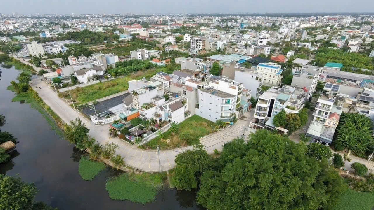 ĐẤT GÓC 2 MT THẠNH LỘC 37 – VIEW SÔNG HIẾM ĐƯỜNG 10M THÔNG – XÂY 3,5 LẦU CHỈ 9,5 TỶ 2