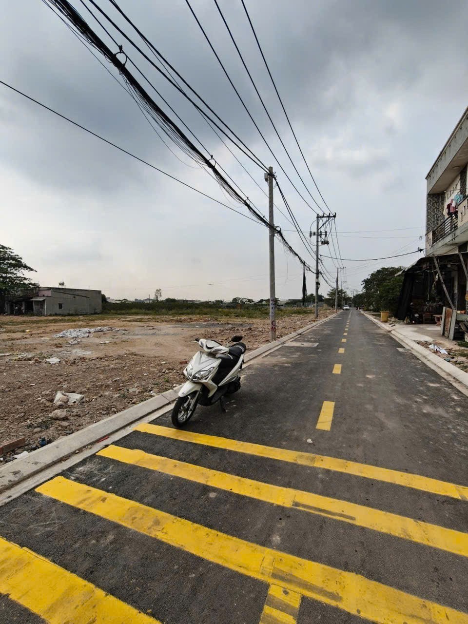 ĐẤT NỀN KÊNH TIÊU 1, BÀ ĐIỂM, HÓC MÔN - ĐƯỜNG NHỰA 7M – GẦN PHAN VĂN HỚN 2