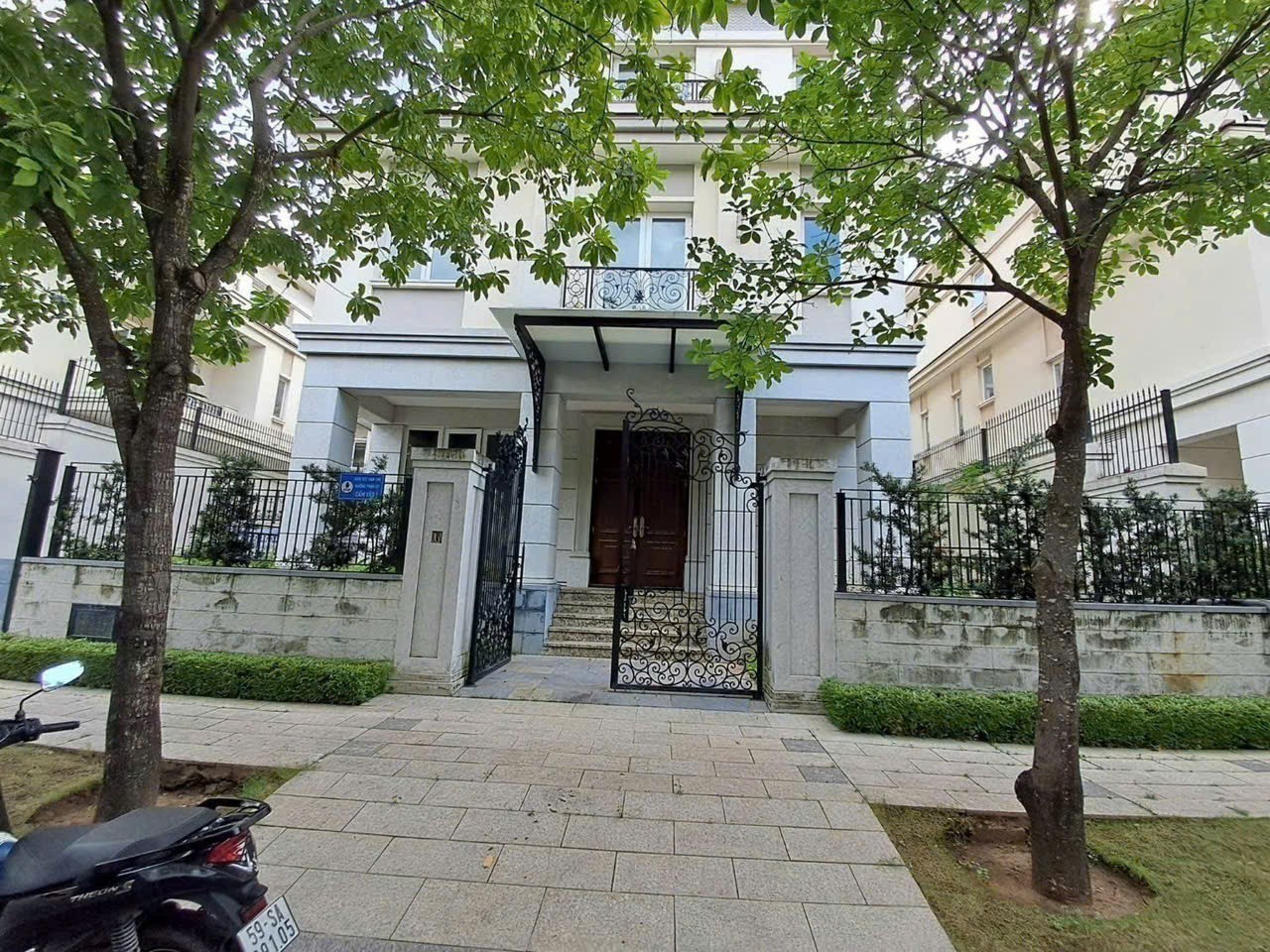 Cho thuê Biệt thự Quận 2, Hồ Chí Minh, Diện tích 331m², Giá Thương lượng