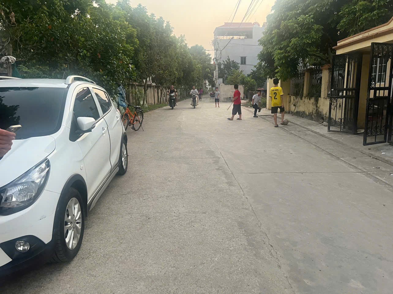 Đất vàng Quang Minh, sát khu công nghiệp và đường Võ Văn Kiệt. DT 98m, giá 4,65 tỷ 2