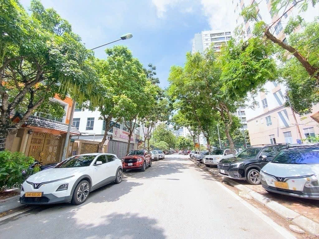 LIỀN KỀ BÁN ĐẢO LINH ĐÀM - VỈA HÈ ĐÁ BÓNG - GIÁ ĐẦU TƯ 136m2 giá chỉ 28.6 tỷ 2